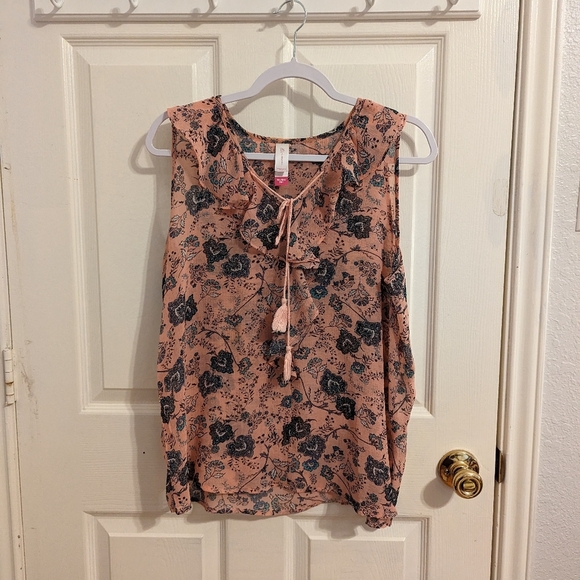 ✨3/$15✨ No Boundaries Women's Top - Picture 4 of 5